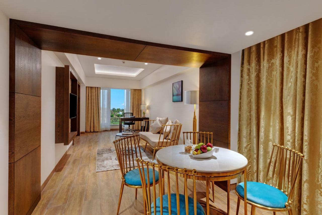 The Fern Residency, Satara Maharashtra Hotell Eksteriør bilde